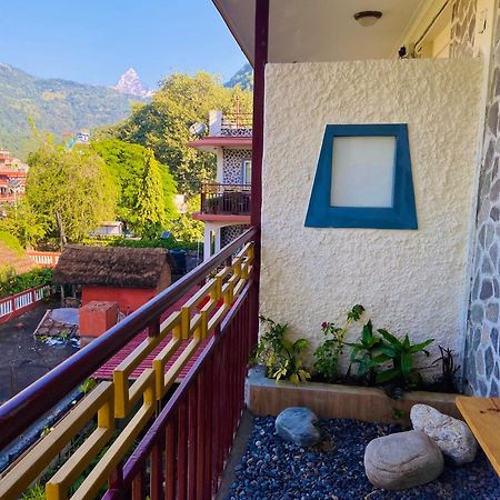 Three Jewels Boutique Hotel ポカラ エクステリア 写真