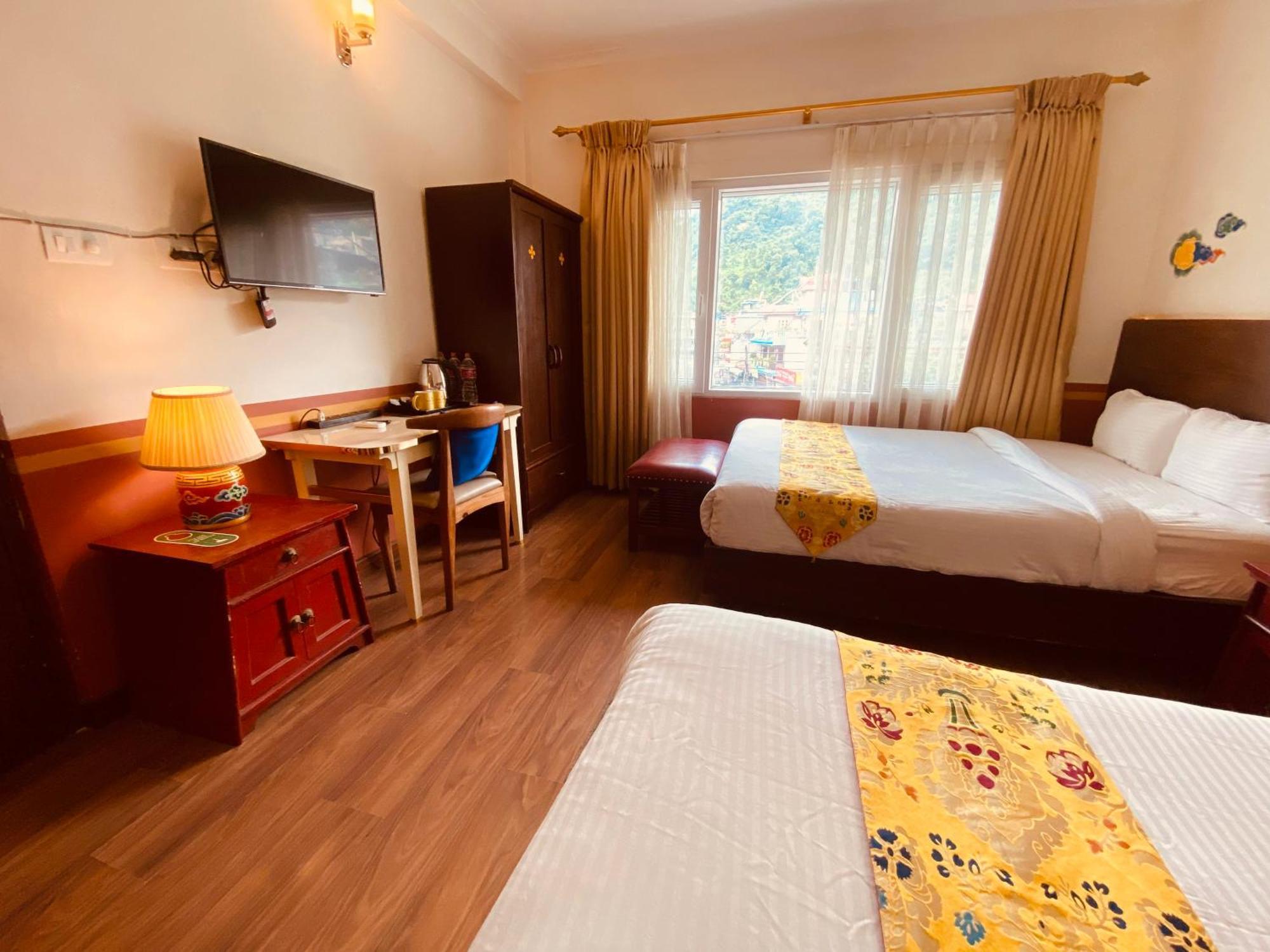 Three Jewels Boutique Hotel ポカラ エクステリア 写真