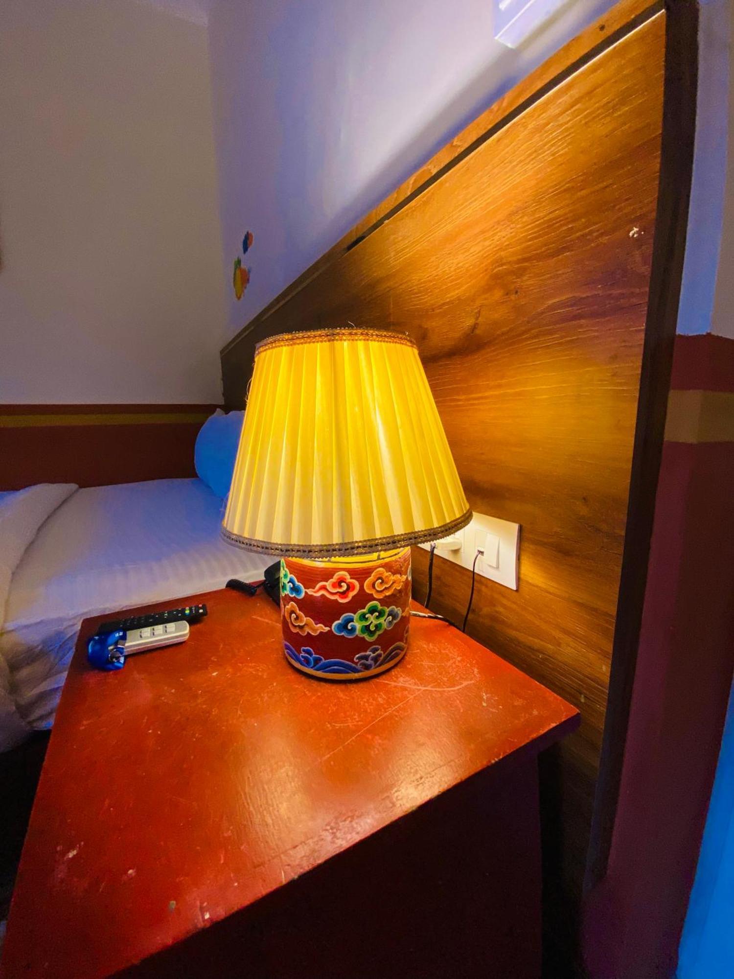 Three Jewels Boutique Hotel ポカラ エクステリア 写真