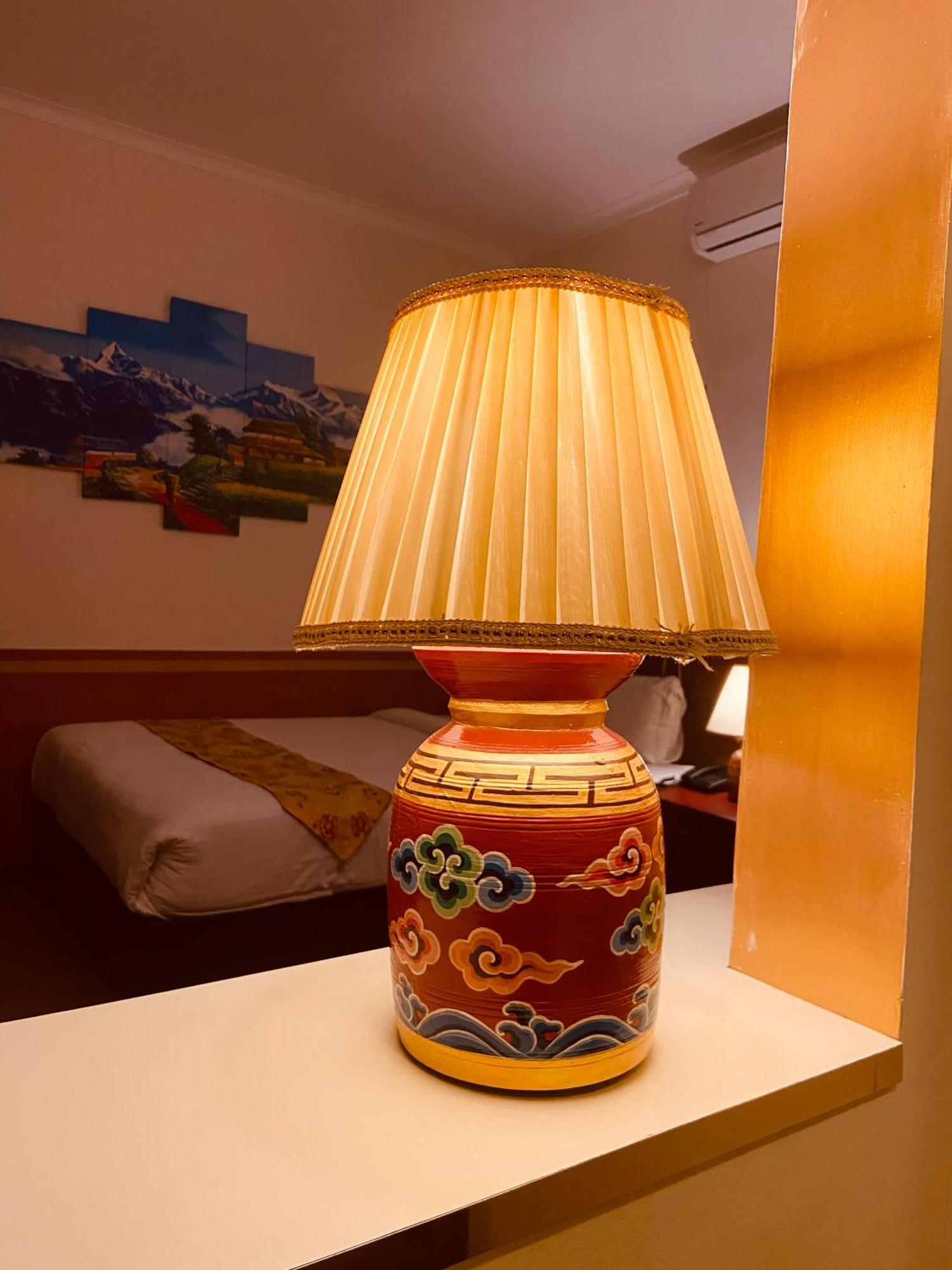 Three Jewels Boutique Hotel ポカラ エクステリア 写真