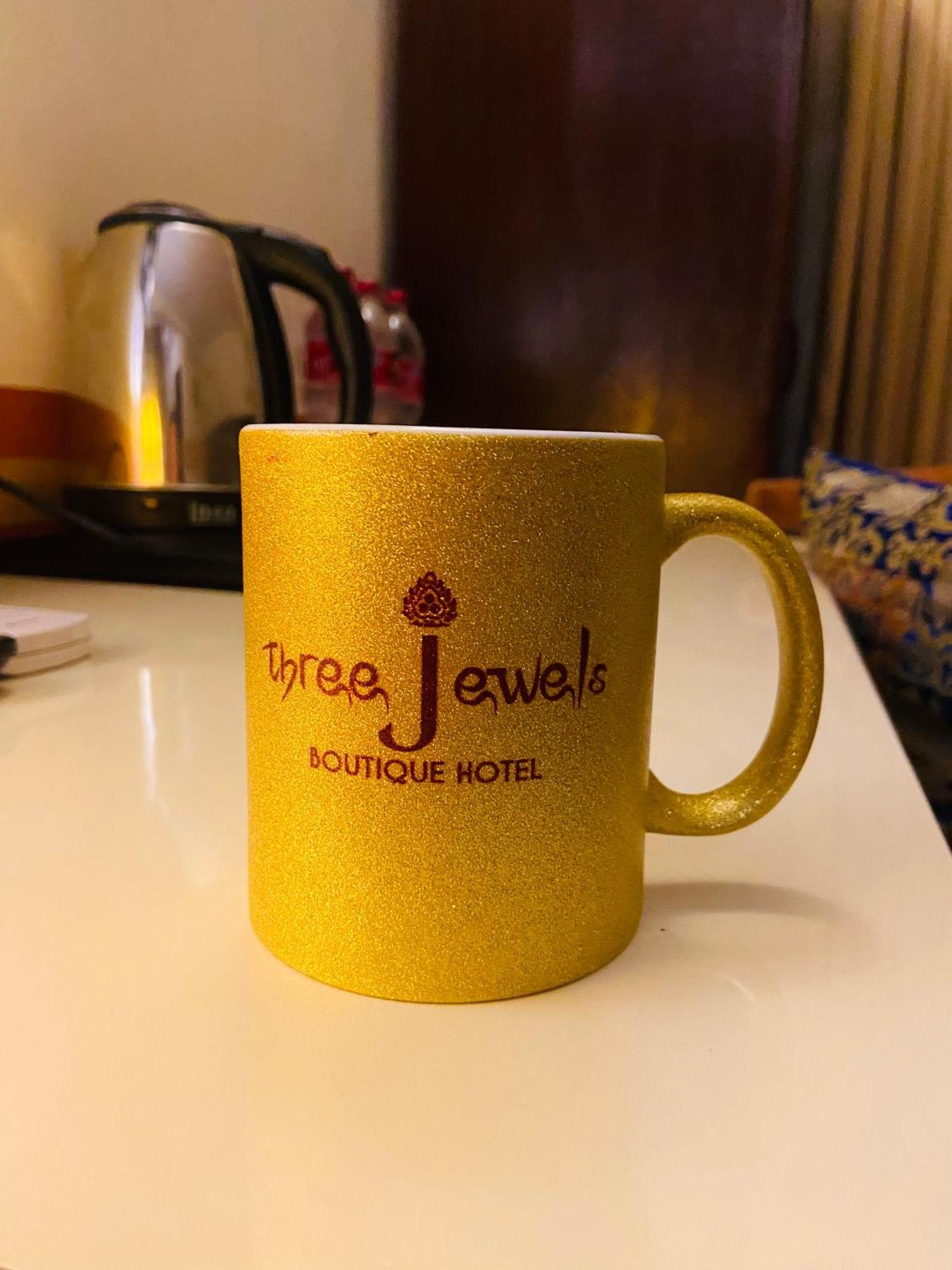 Three Jewels Boutique Hotel ポカラ エクステリア 写真