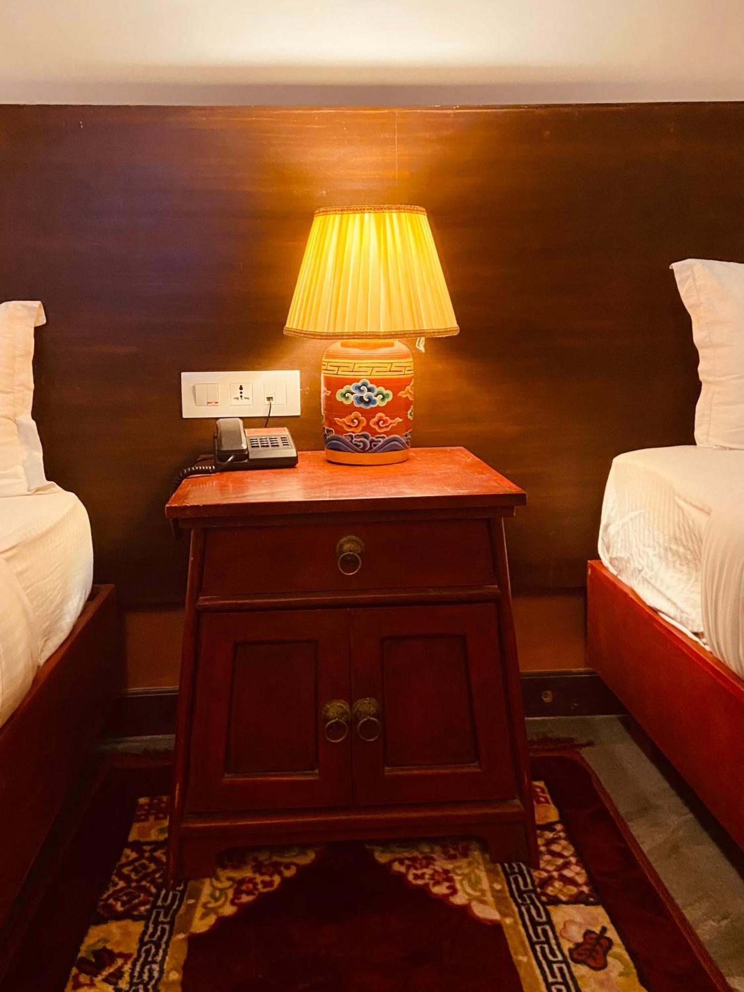 Three Jewels Boutique Hotel ポカラ エクステリア 写真