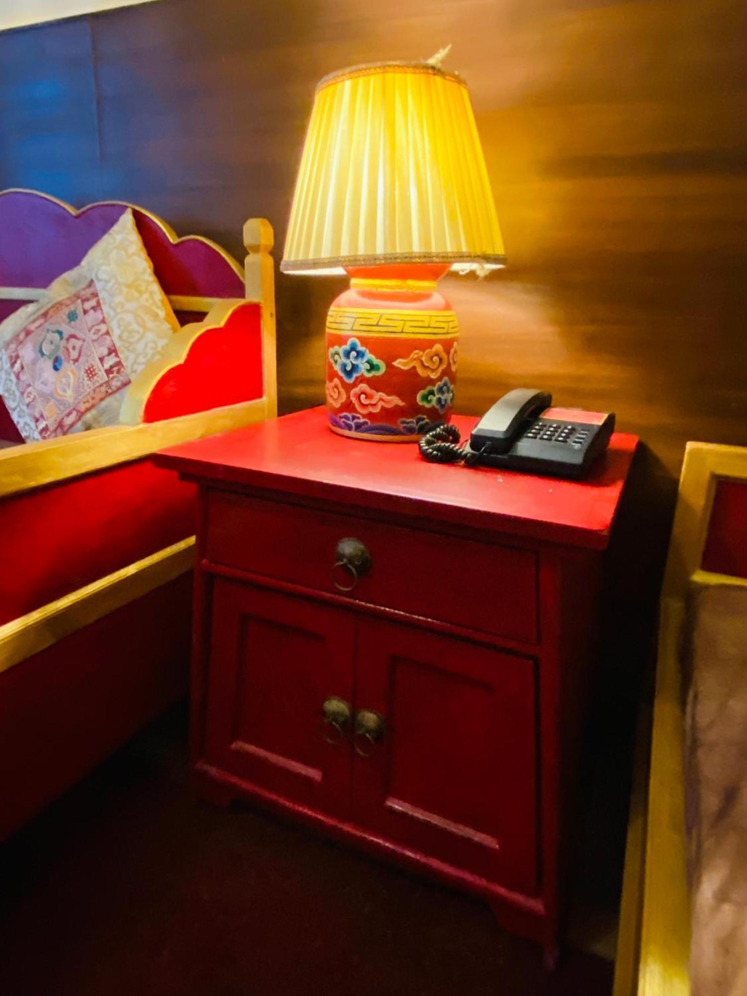 Three Jewels Boutique Hotel ポカラ エクステリア 写真